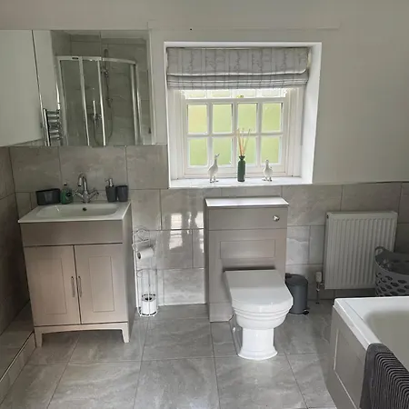 West Cottage, Grimston With Log Burner *