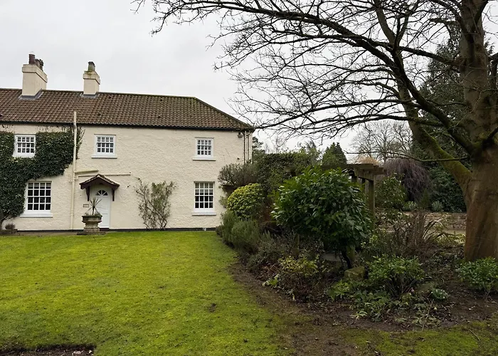 West Cottage, Free Breakfast Supplied With Free Range Eggs With Log Burner Holiday home *