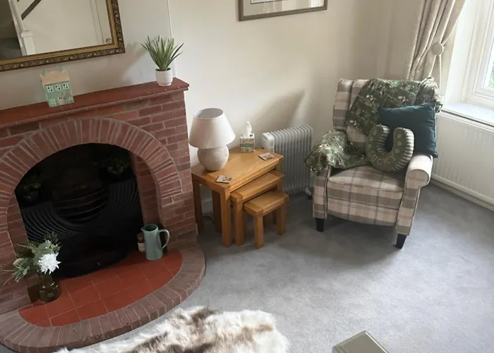 Holiday home West Cottage, Free Breakfast Supplied With Free Range Eggs With Log Burner *