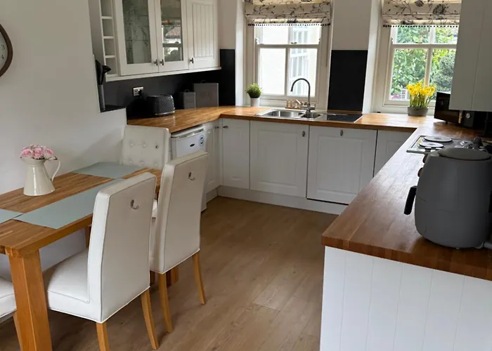 West Cottage, Free Breakfast Supplied With Free Range Eggs With Log Burner Towton